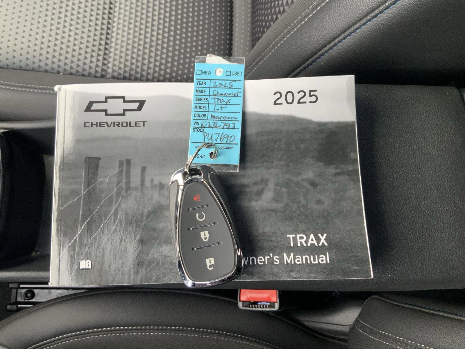 Used 2025 Chevrolet Trax LT w/ LT Convenience Package image 56