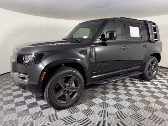 Used 2025 Land Rover Defender 110 X-Dynamic SE AWD/4WD image 2