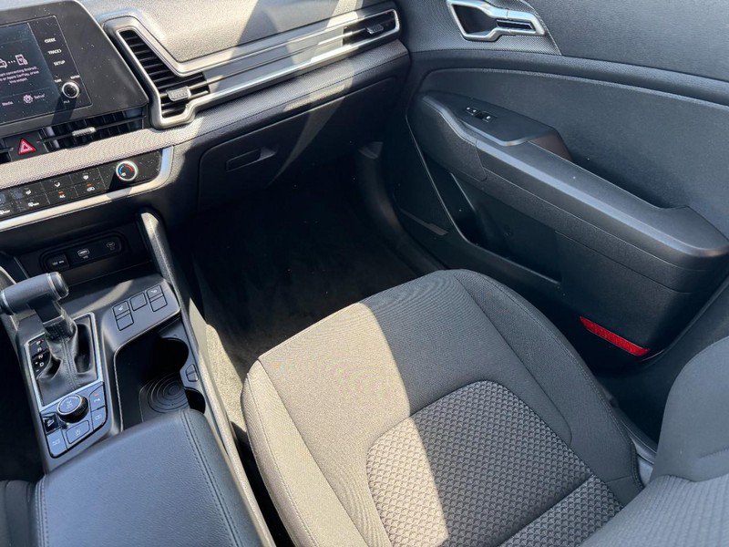 Used 2023 Kia Sportage LX AWD/4WD image 15