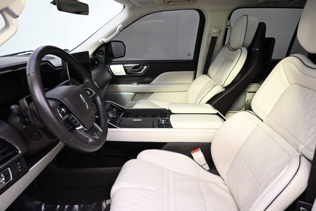 Used 2023 Lincoln Navigator Black Label AWD/4WD image 13