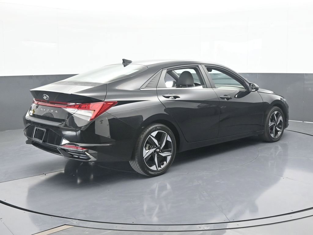Used 2022 Hyundai Elantra SEL w/ Convenience + Premium Package image 6