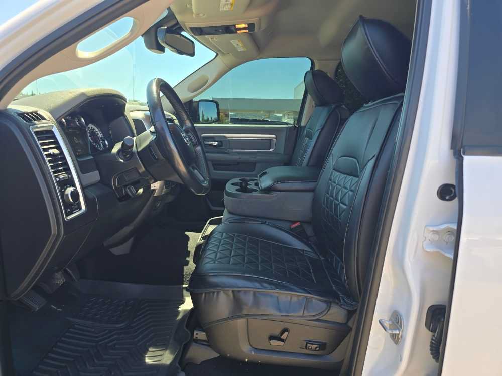 Used 2019 RAM 1500 Classic SLT w/ Luxury Group AWD/4WD image 9