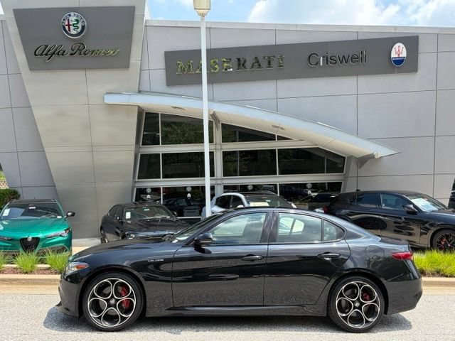Used 2023 Alfa Romeo Giulia Veloce AWD/4WD image 8
