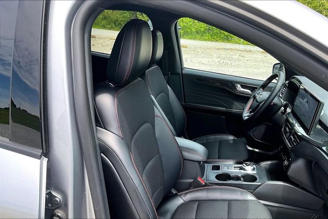 Used 2024 Ford Escape ST-Line w/ Tech Pack #1 AWD/4WD image 7