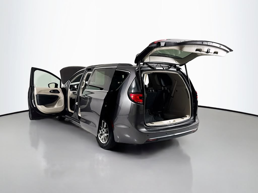 Used 2022 Chrysler Pacifica Touring-L FWD image 21