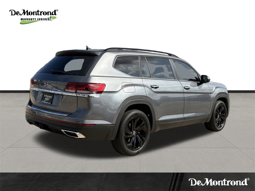 Used 2023 Volkswagen Atlas SE w/ Black Wheel Package image 5