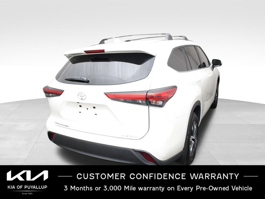 Used 2020 Toyota Highlander XLE AWD/4WD image 5