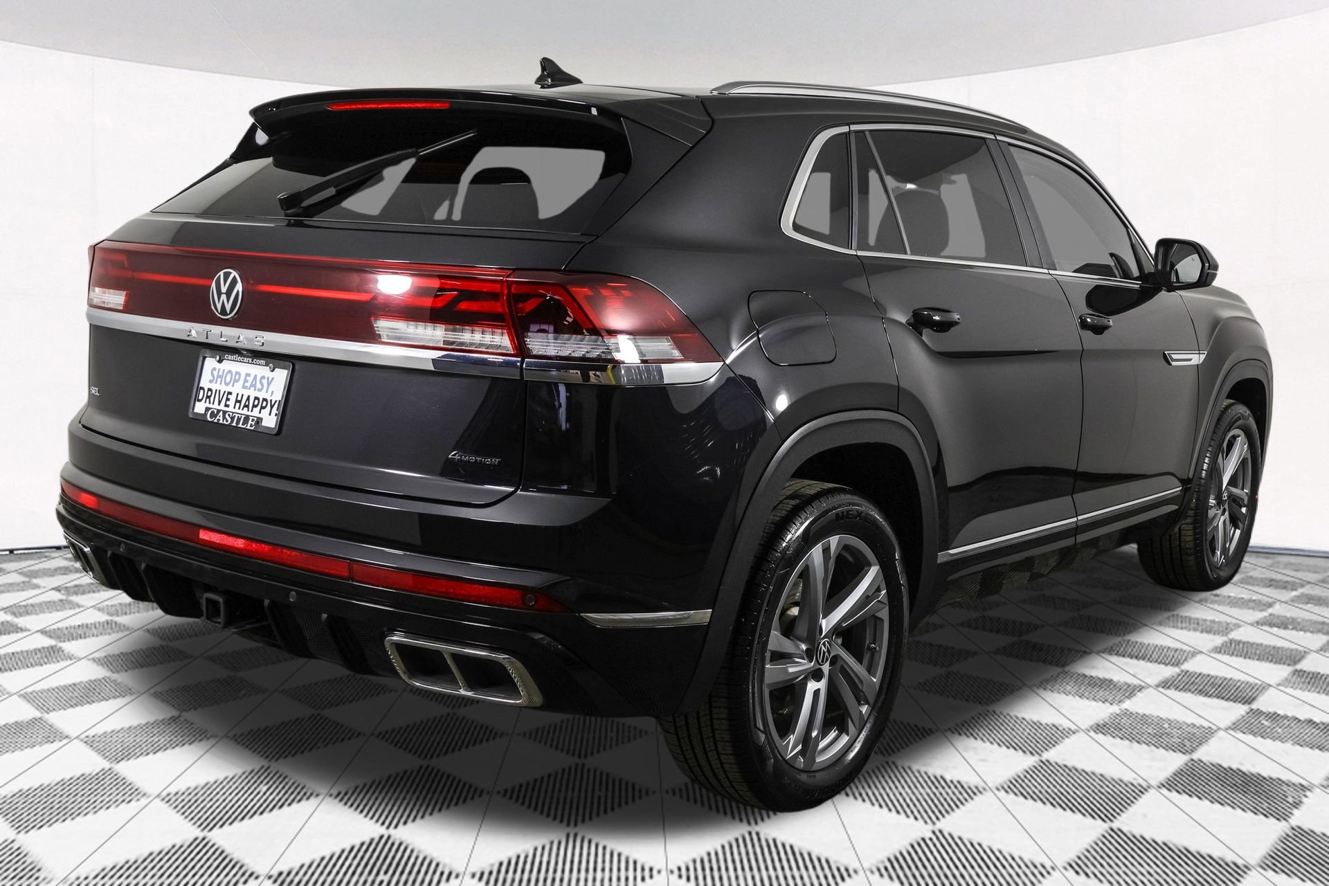 Used 2024 Volkswagen Atlas Cross Sport SEL R-Line image 15