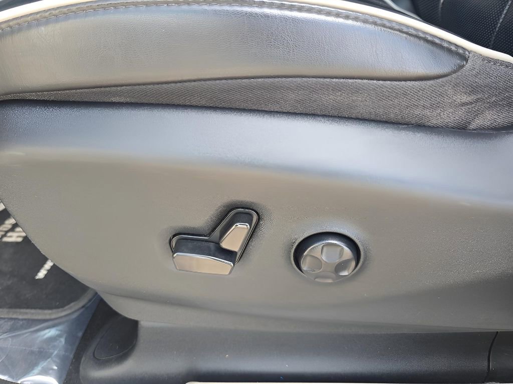 Used 2023 Chrysler Pacifica Limited image 23