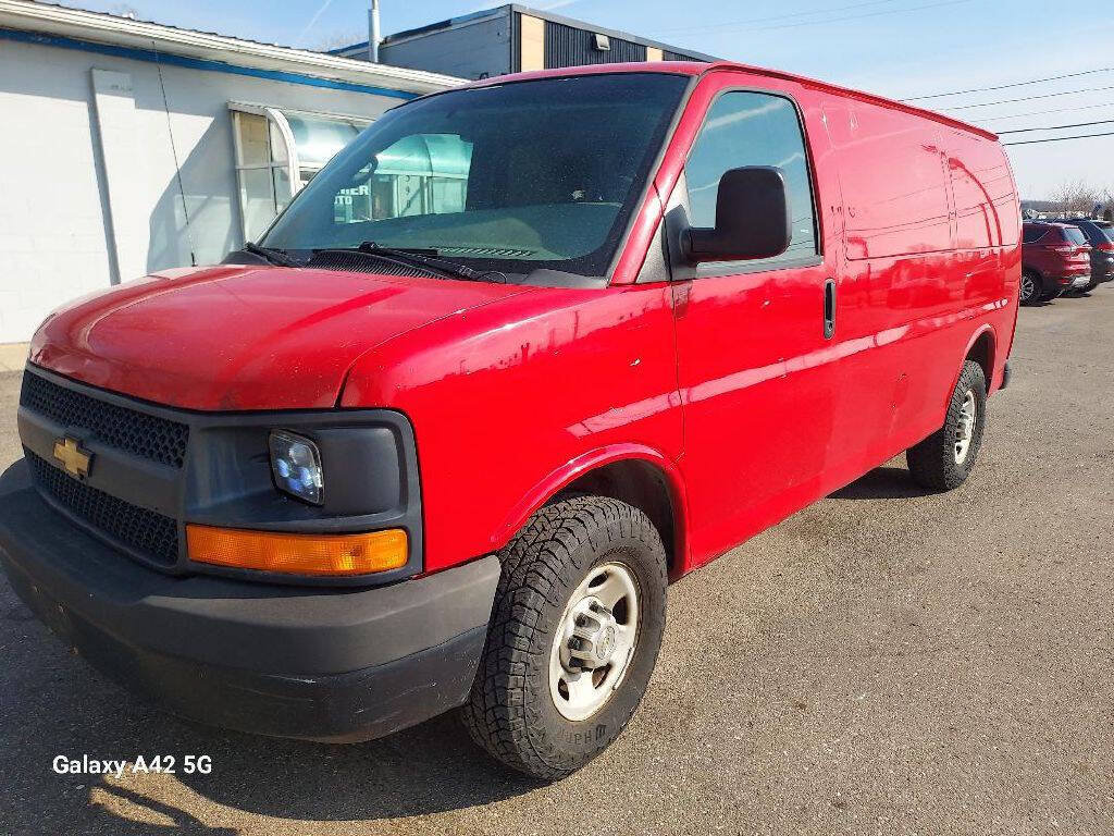 Used 2013 Chevrolet Express 2500 RWD image 2