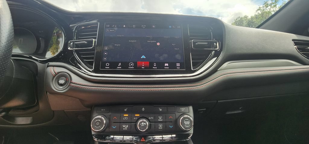 Used 2025 Dodge Durango GT AWD/4WD image 36