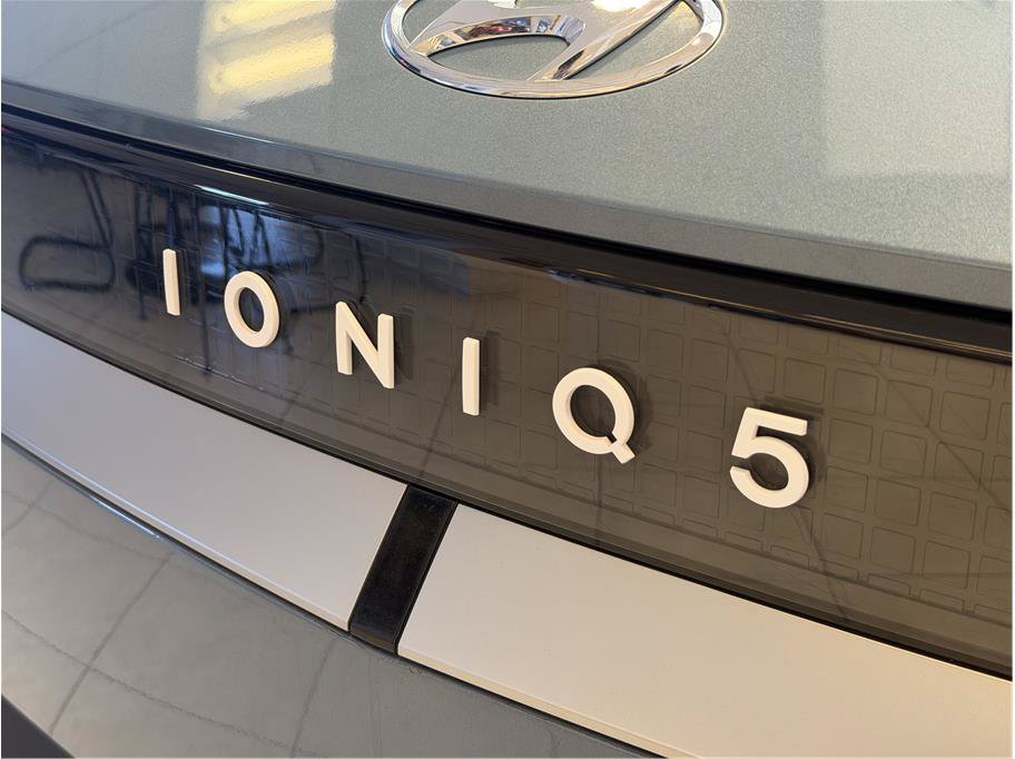 Used 2024 Hyundai Ioniq 5 SEL RWD image 25
