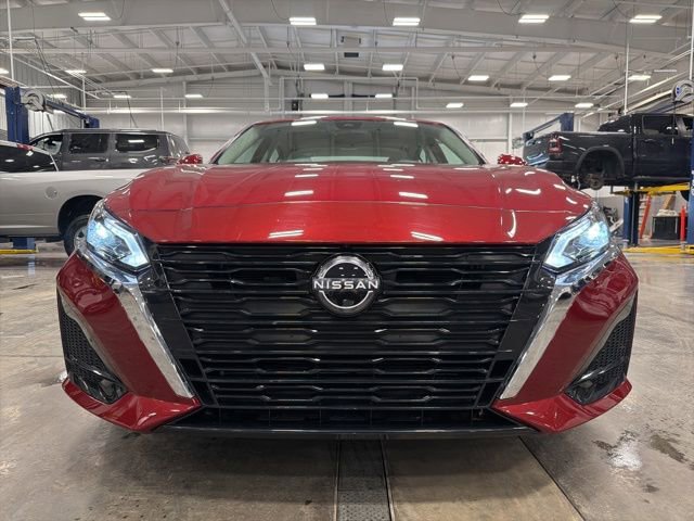 Used 2023 Nissan Altima 2.5 SL image 2