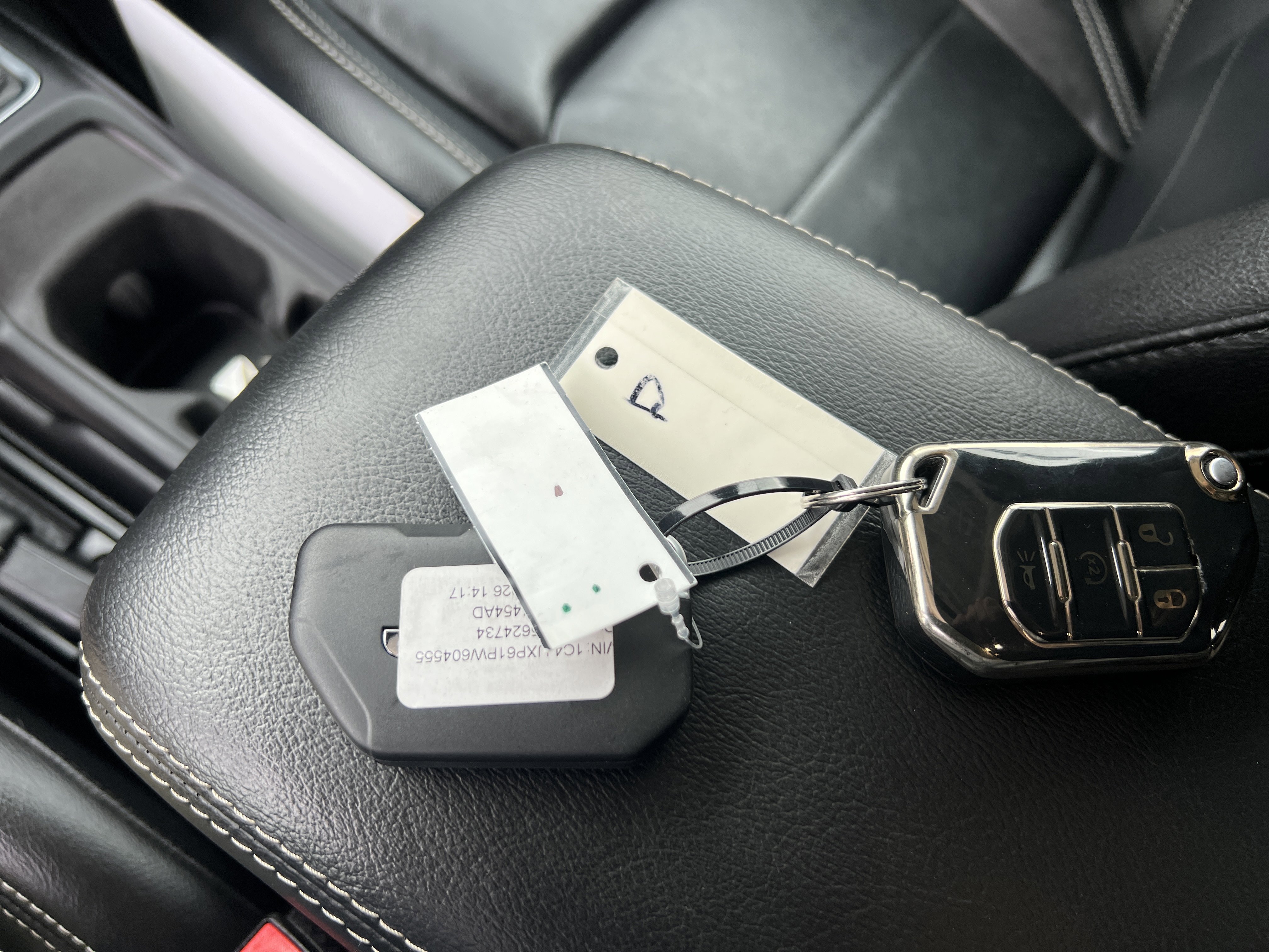 Used 2023 Jeep Wrangler Sahara w/ Cold Weather Group image 27