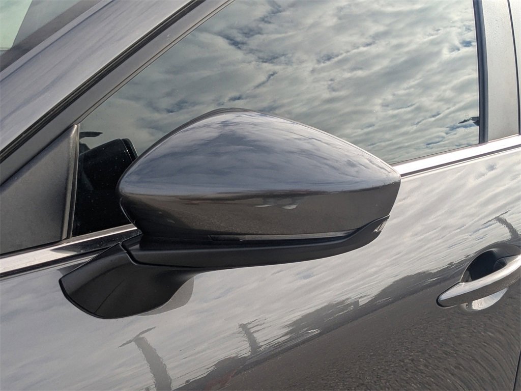 Used 2020 MAZDA MAZDA3 Hatchback image 21