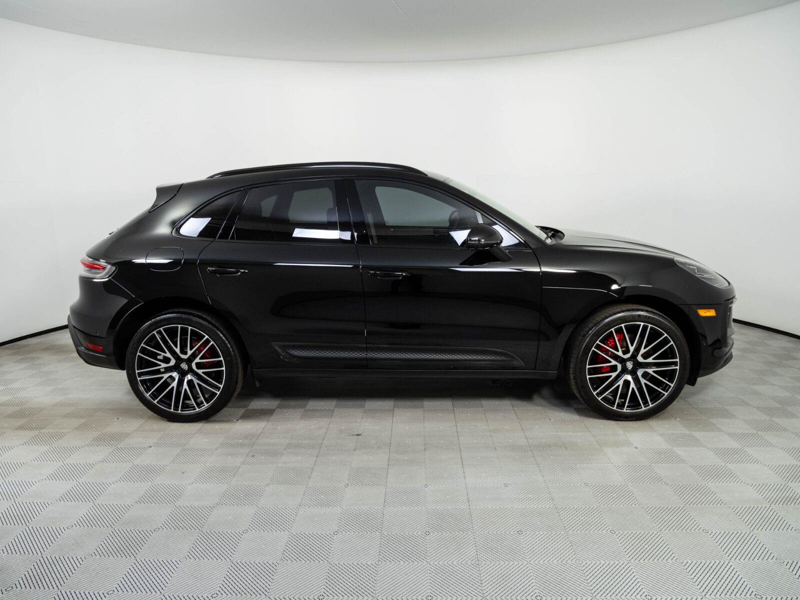 Used 2024 Porsche Macan S AWD/4WD image 28