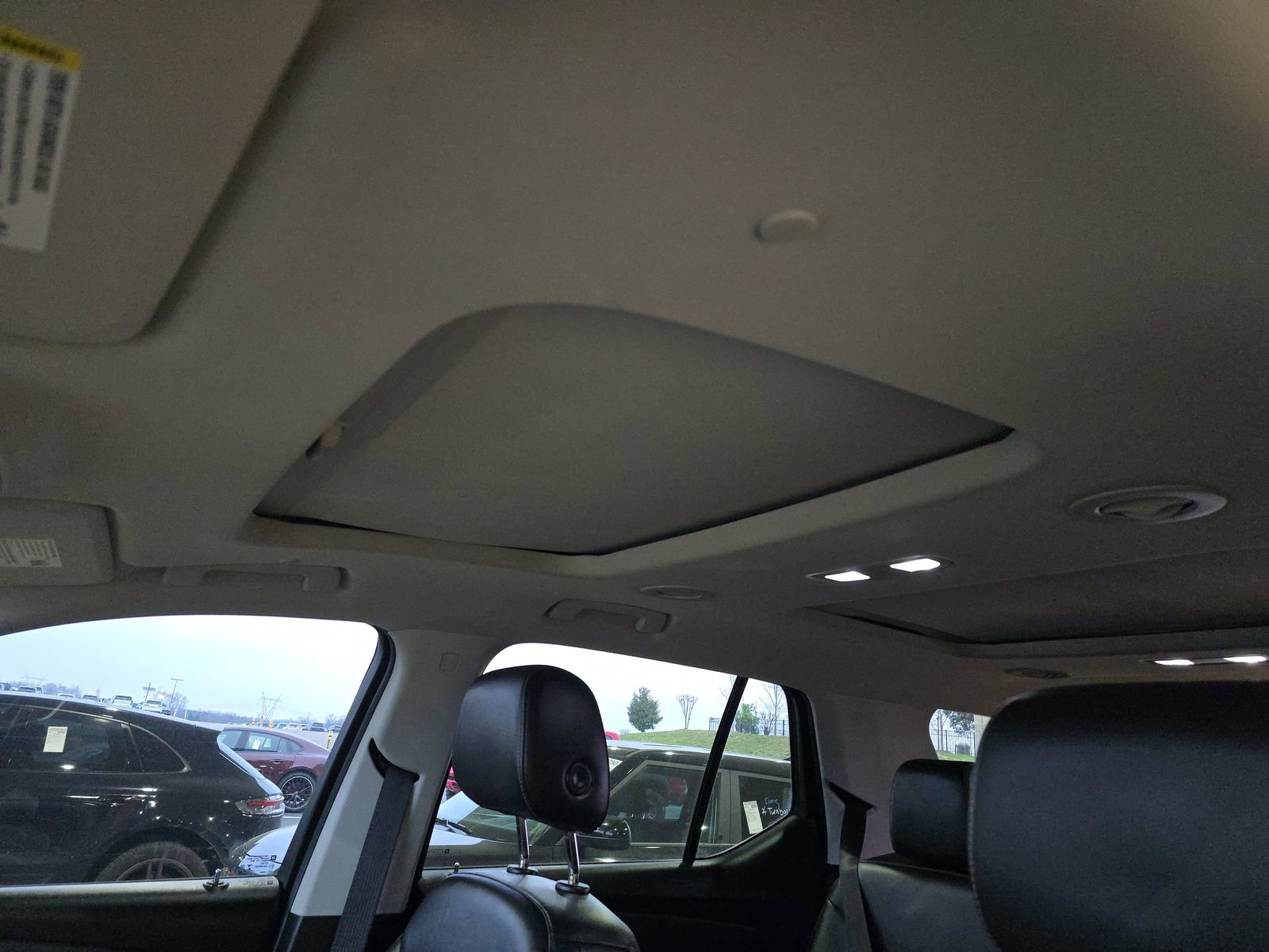 Used 2021 Chevrolet Traverse LT w/ LT Premium Package image 21