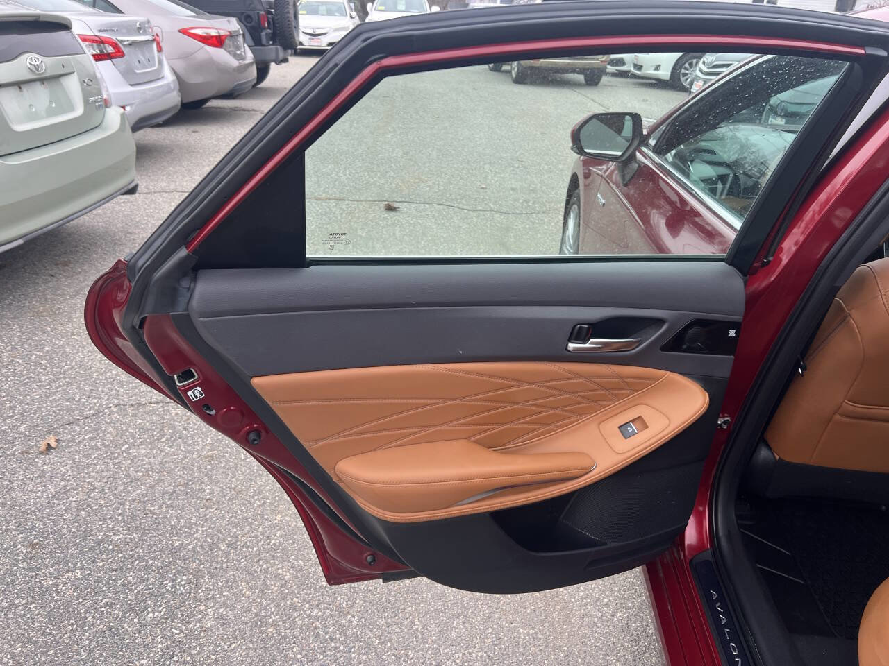 Used 2019 Toyota Avalon Limited w/ Advanced Safety Package image 18