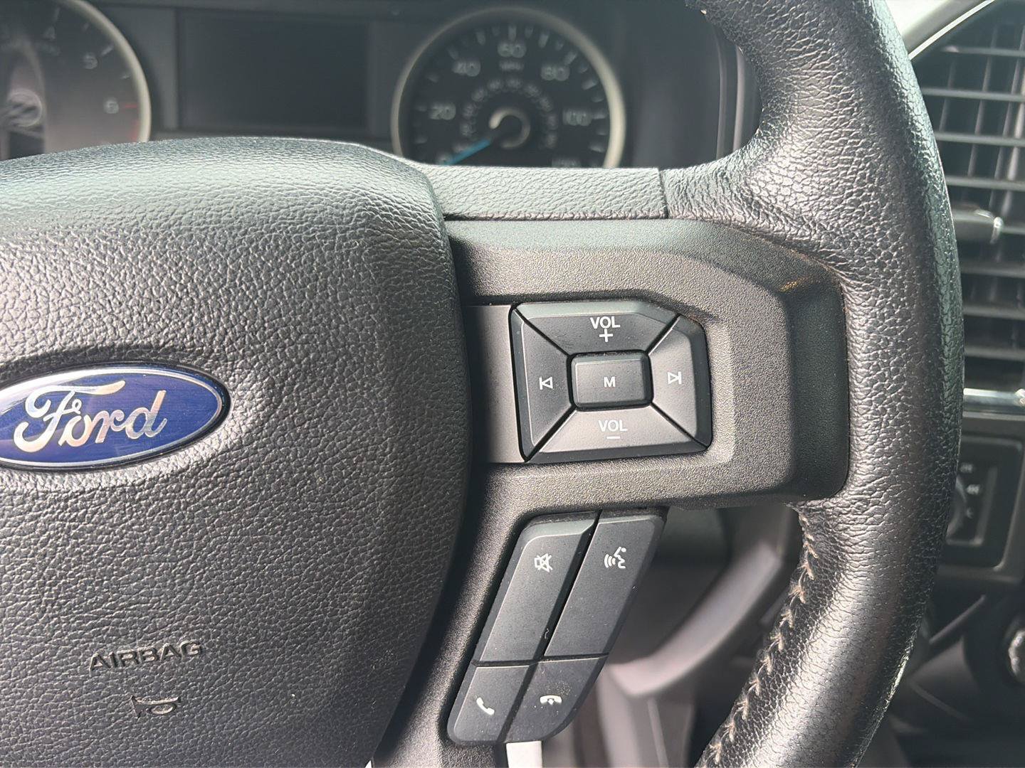 Used 2016 Ford F150 XLT w/ Equipment Group 302A Luxury AWD/4WD image 16