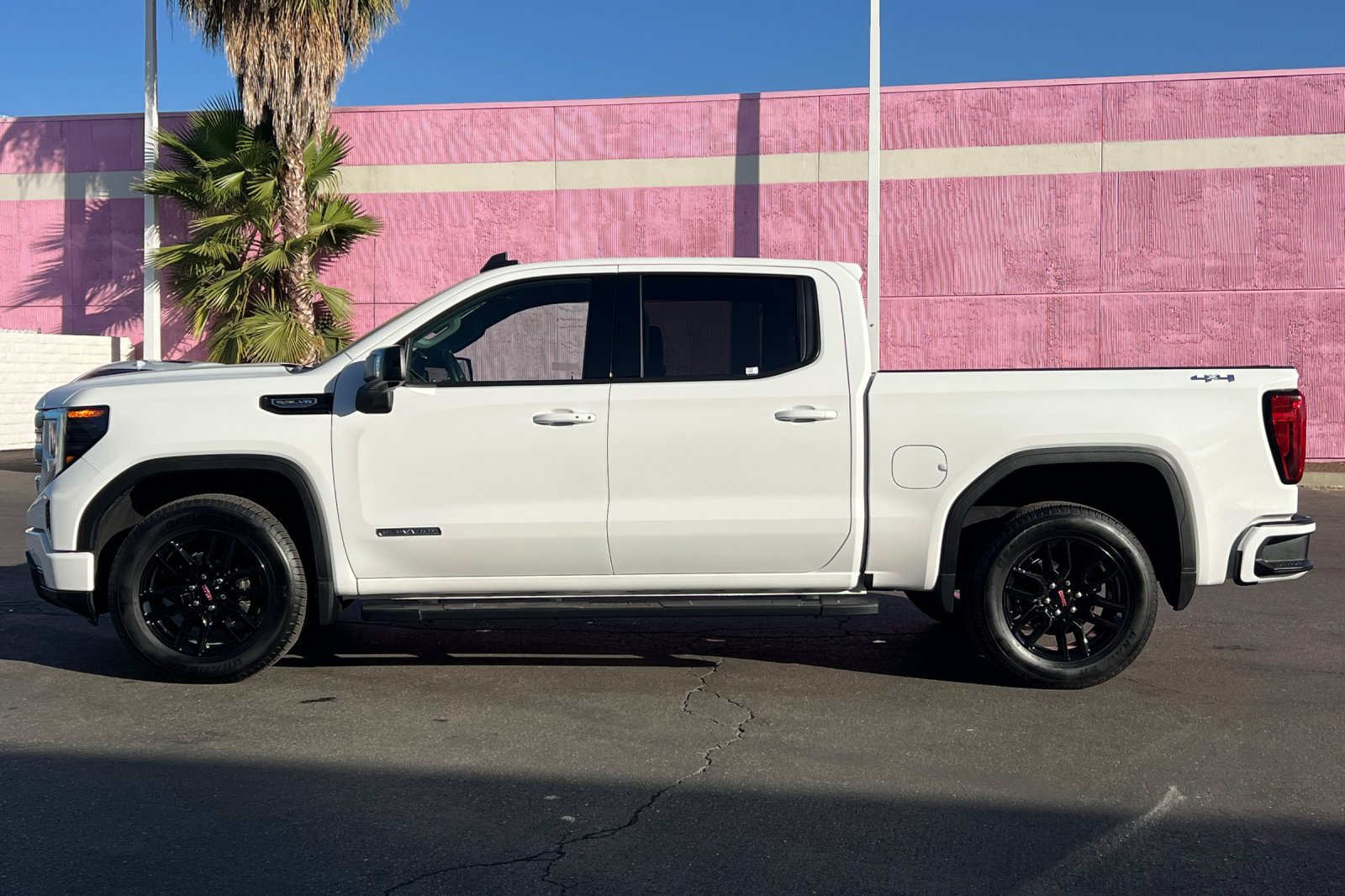 Used 2026 GMC Sierra 1500 Elevation w/ Elevation Premium Package AWD/4WD image 8