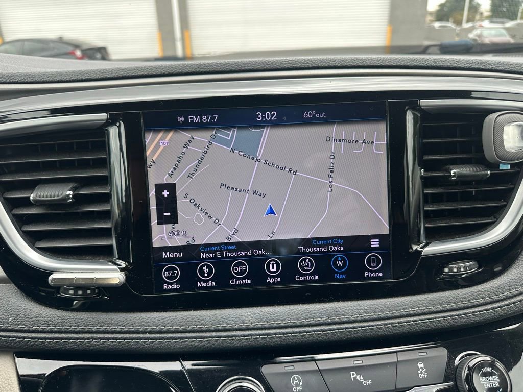 Used 2018 Chrysler Pacifica Limited FWD image 13