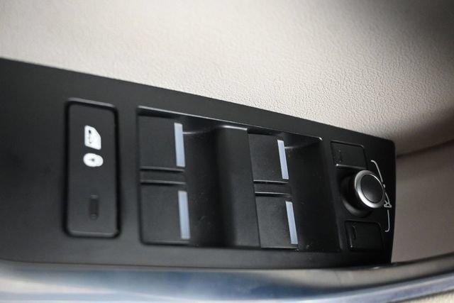 Used 2020 Jaguar XE S RWD image 27