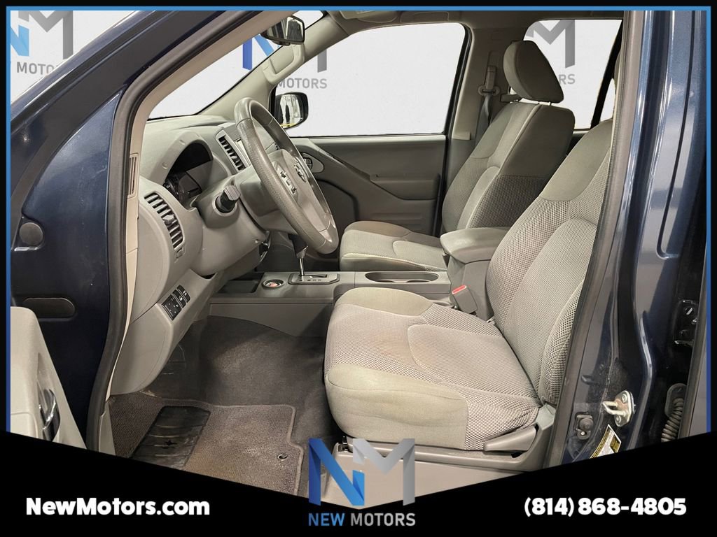 Used 2020 Nissan Frontier SV image 9