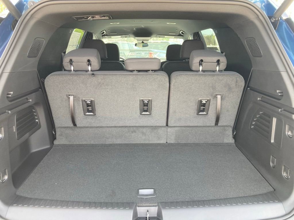 New 2026 Chevrolet Traverse LT w/ Midnight/Sport Edition AWD/4WD image 25