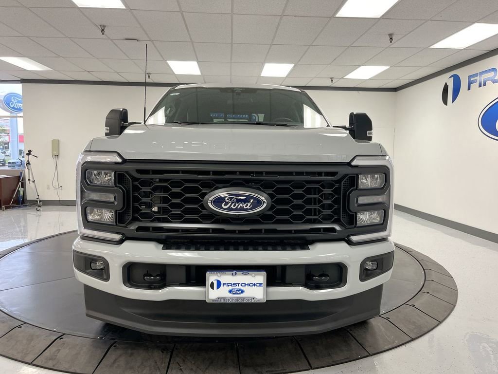 New 2026 Ford F350 4x4 Crew Cab Super Duty image 3