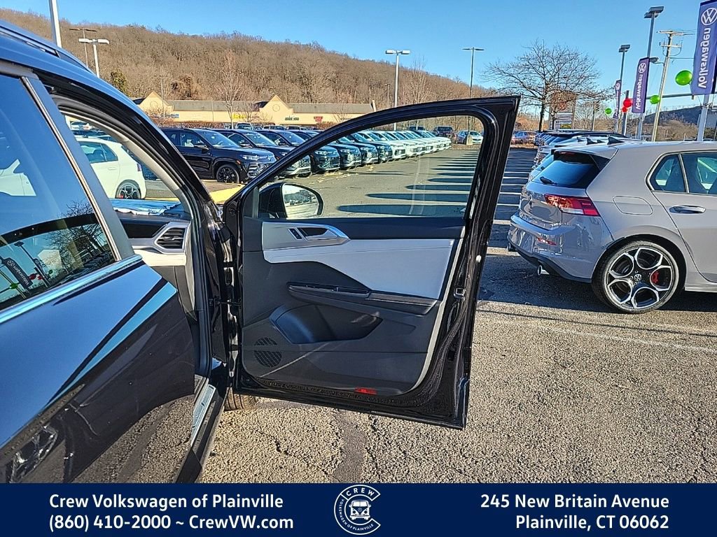 New 2026 Volkswagen Taos SE image 41