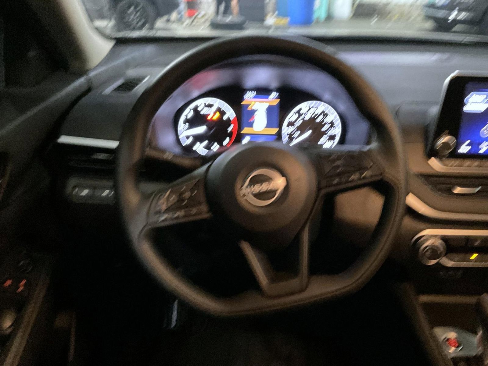 Used 2025 Nissan Altima 2.5 S FWD image 13