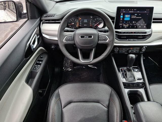 Used 2024 Jeep Compass Limited image 11