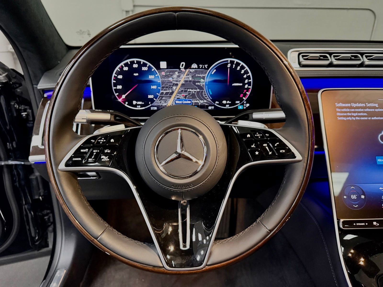 Used 2024 Mercedes-Benz S 580e 4MATIC Sedan image 28