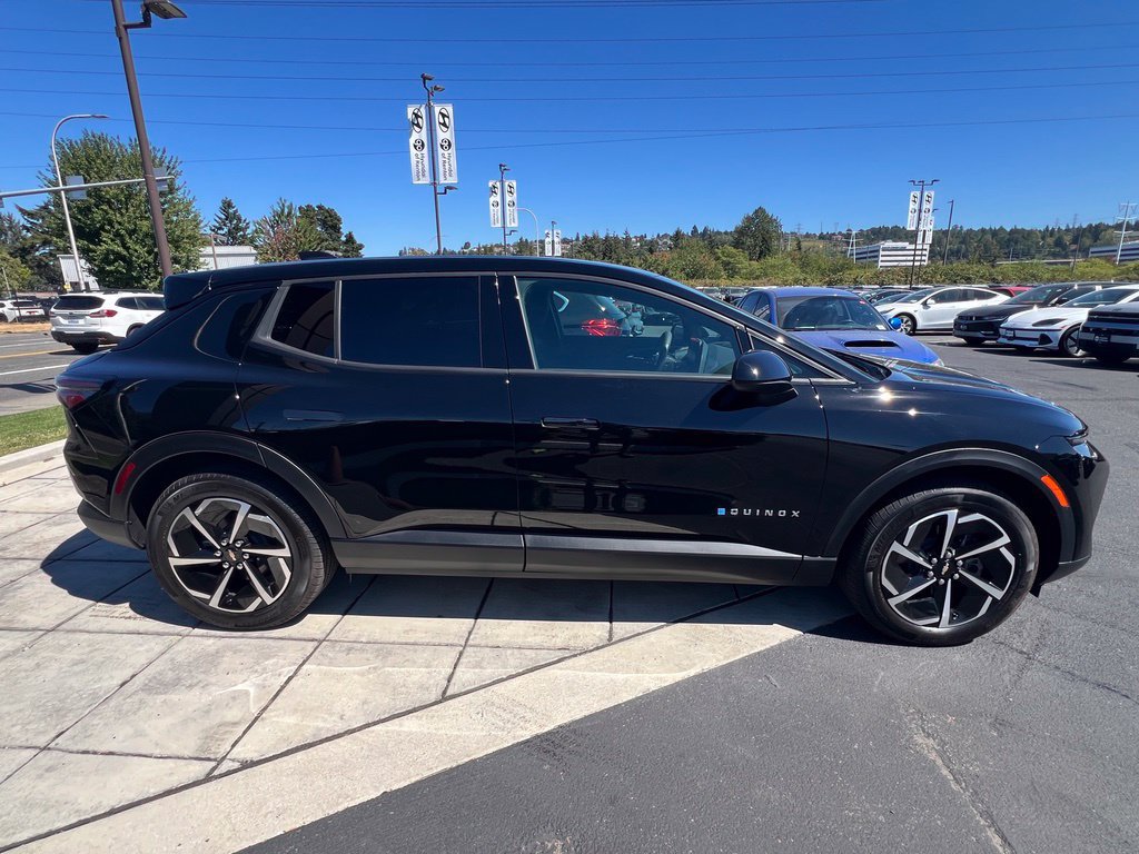 Used 2026 Chevrolet Equinox EV LT FWD image 6
