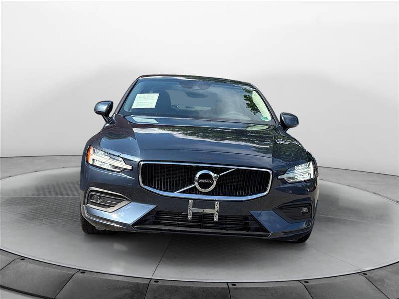 Used 2021 Volvo S60 T5 Momentum image 8