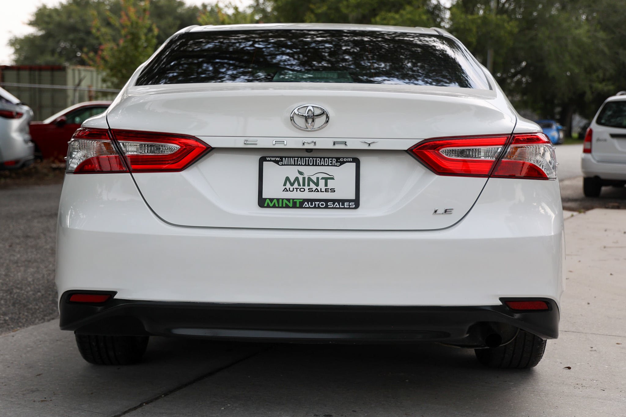 Used 2018 Toyota Camry LE FWD image 11