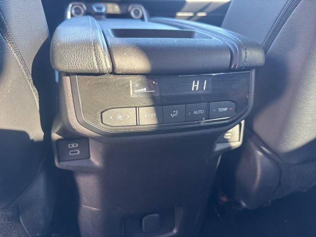 Used 2025 Toyota Grand Highlander AWD image 32