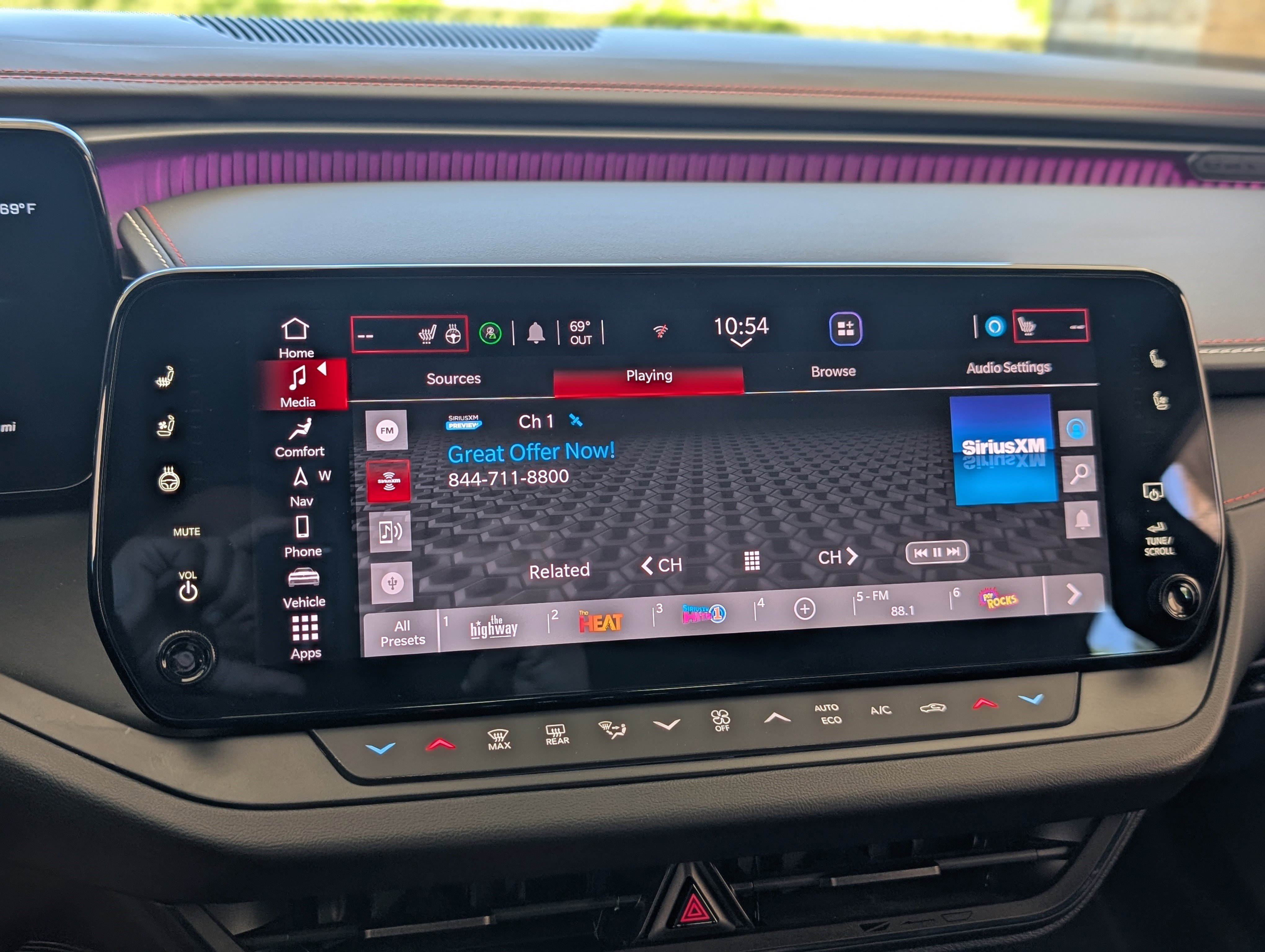 Used 2024 Dodge Charger R/T w/ Plus Group image 28