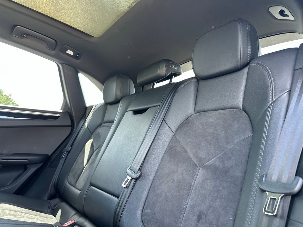 Used 2018 Porsche Macan AWD/4WD image 20