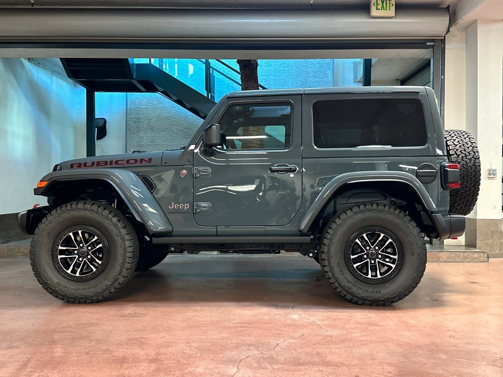 New 2025 Jeep Wrangler Rubicon w/ Xtreme 35 Tire Package AWD/4WD image 2