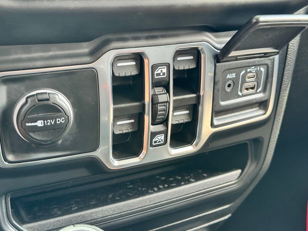 Used 2023 Jeep Wrangler Unlimited Sahara w/ Cold Weather Group image 25