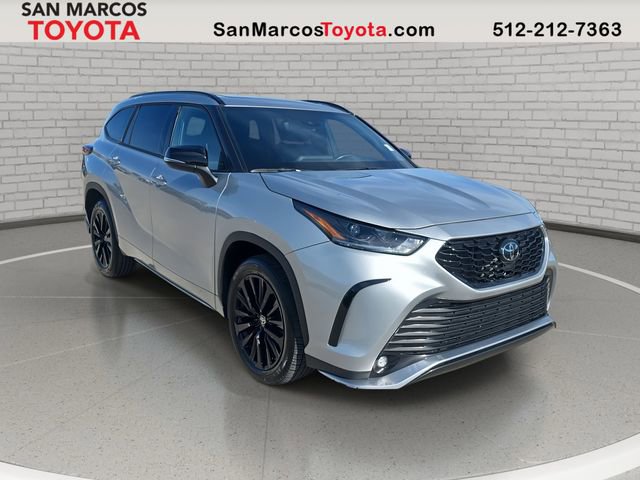 Used 2025 Toyota Highlander XSE AWD/4WD image 3