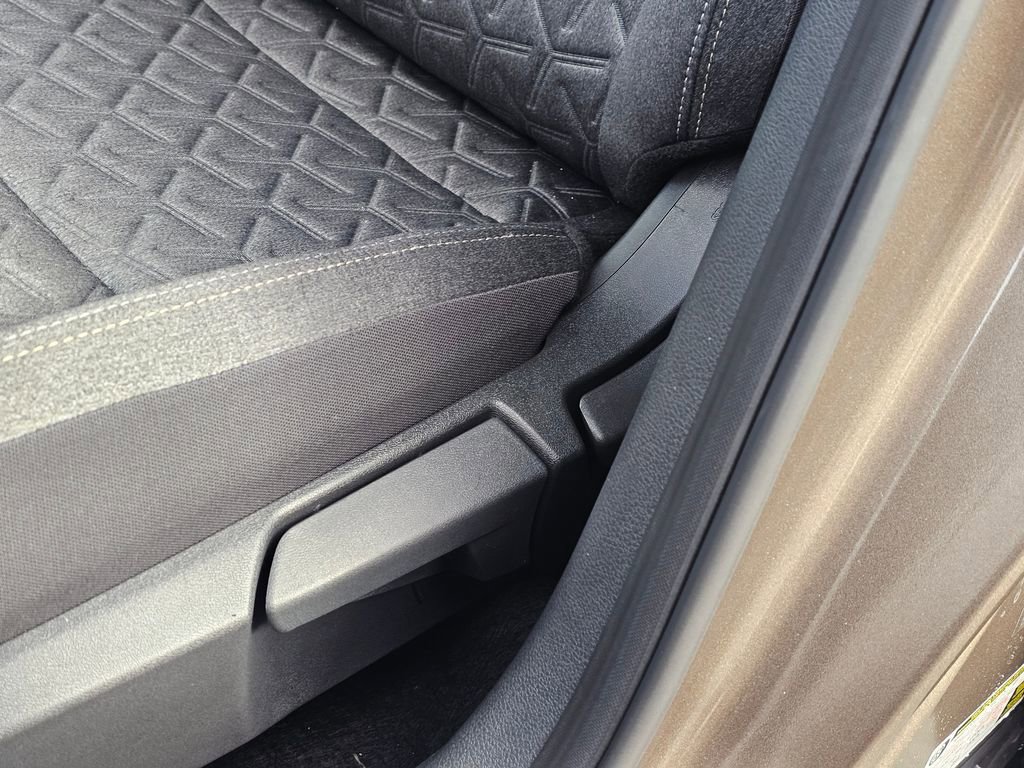 New 2026 Nissan Kicks SV w/ SV Premium Package image 33