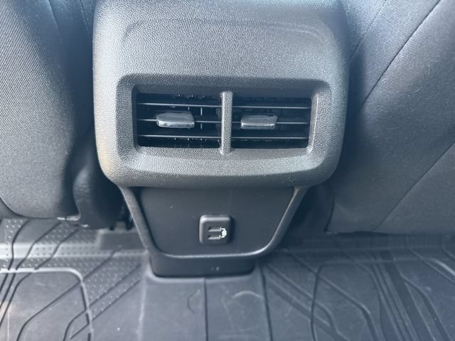 Used 2023 Chevrolet Equinox LT w/ LPO, Floor Liner Package FWD image 20