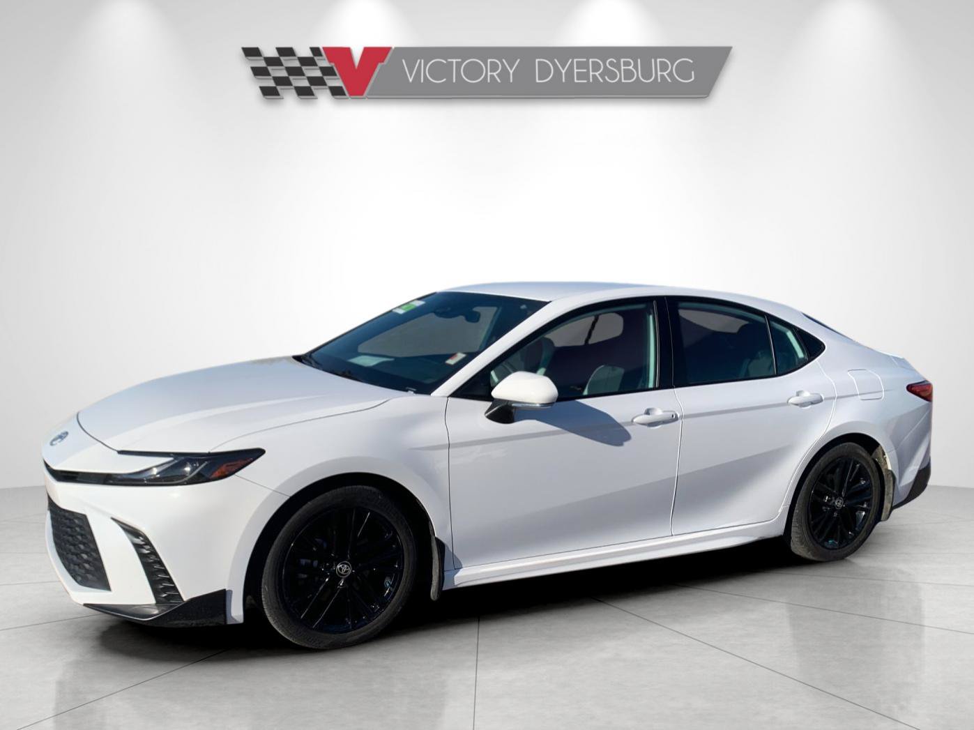 Used 2025 Toyota Camry SE w/ Convenience Package FWD image 8