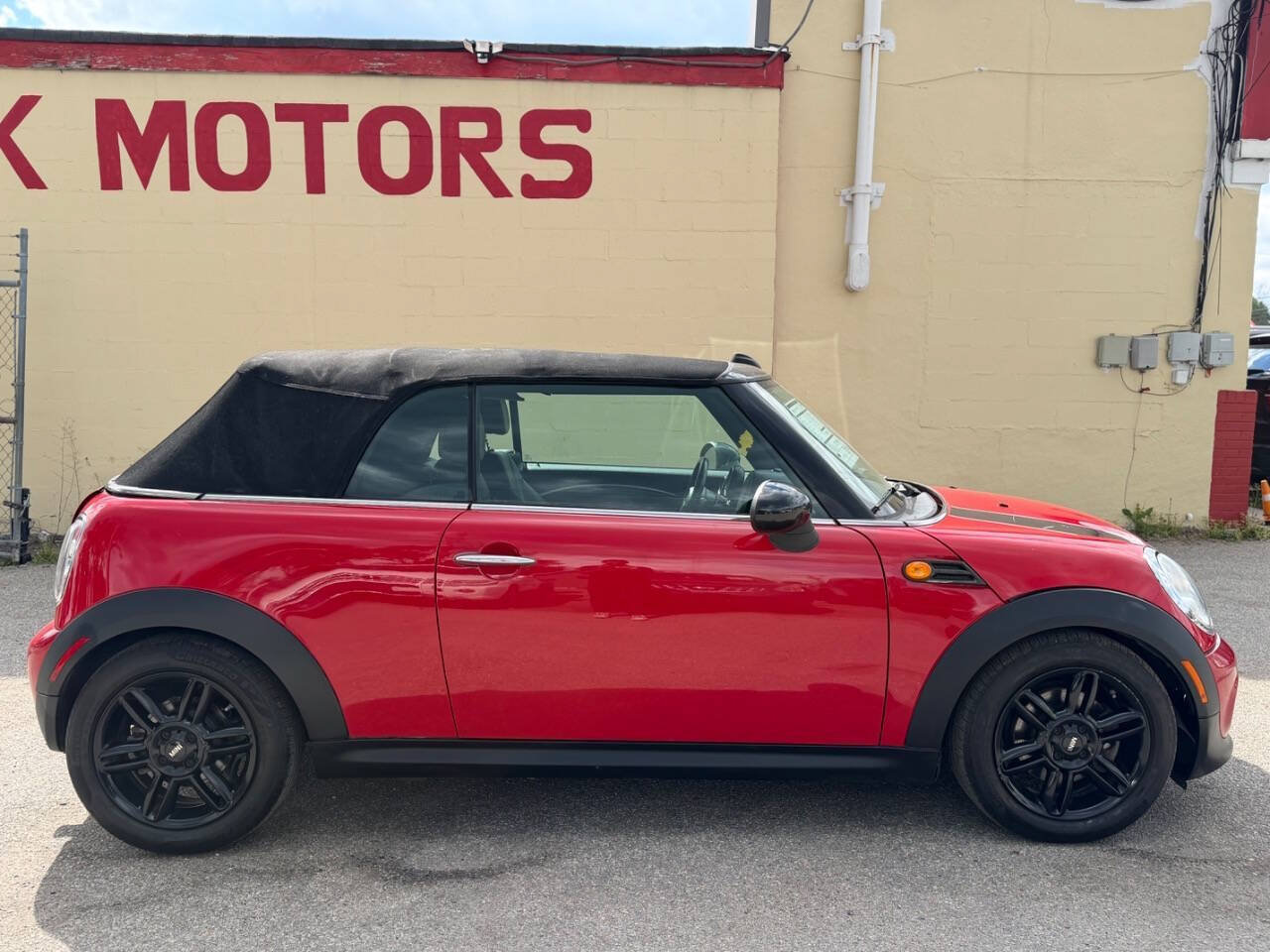 Used 2013 MINI Cooper Convertible FWD image 24