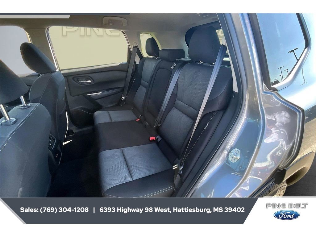Used 2024 Nissan Rogue SV image 19