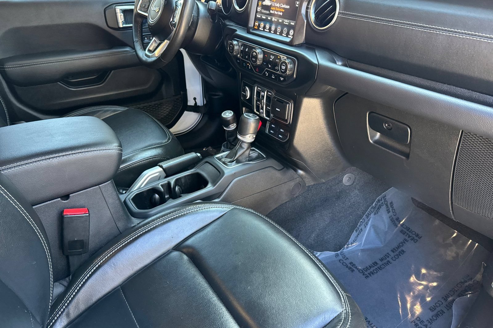 Used 2022 Jeep Wrangler Unlimited Sahara w/ Cold Weather Group AWD/4WD image 15