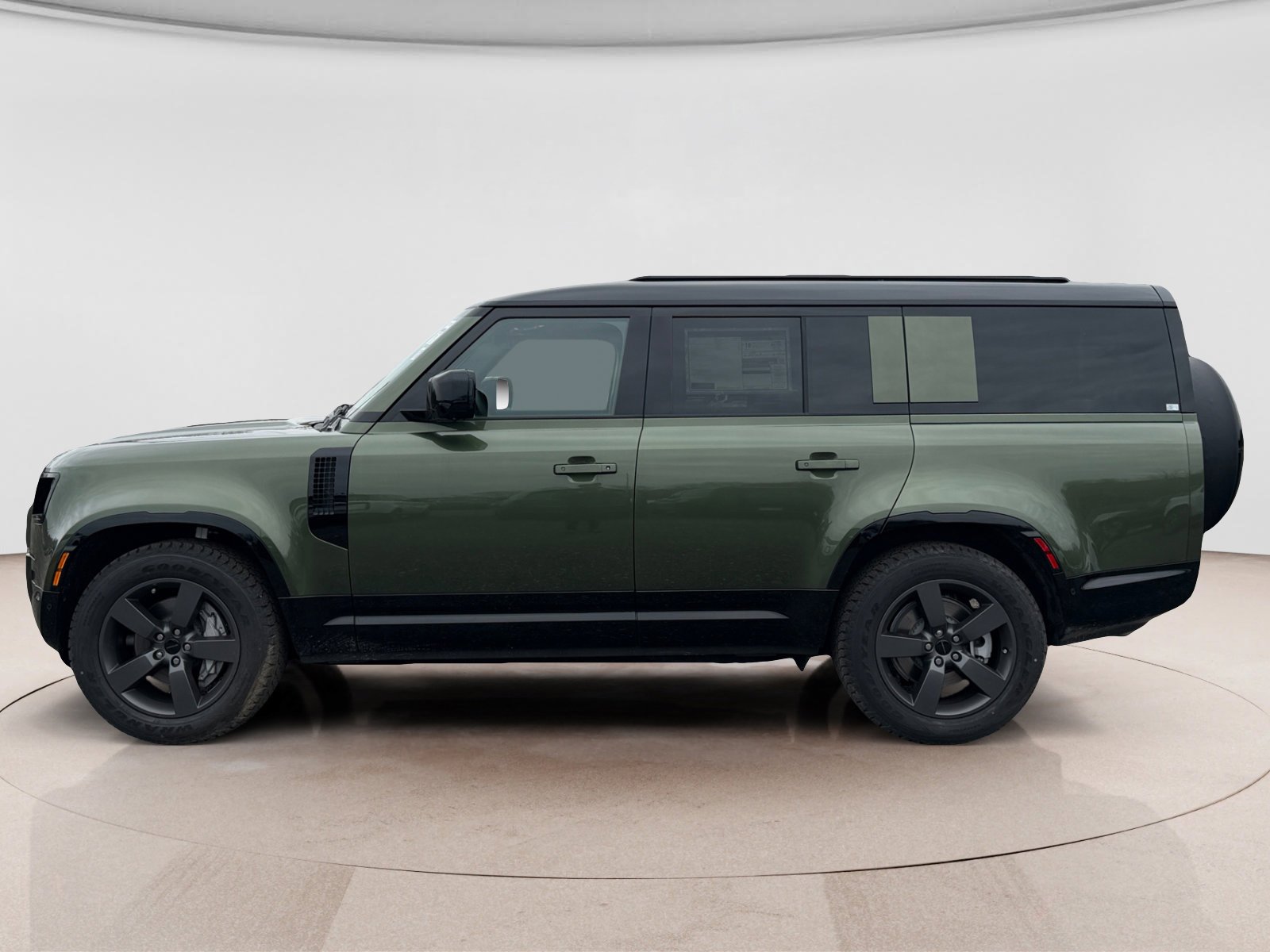 New 2026 Land Rover Defender 130 X-Dynamic SE video 2