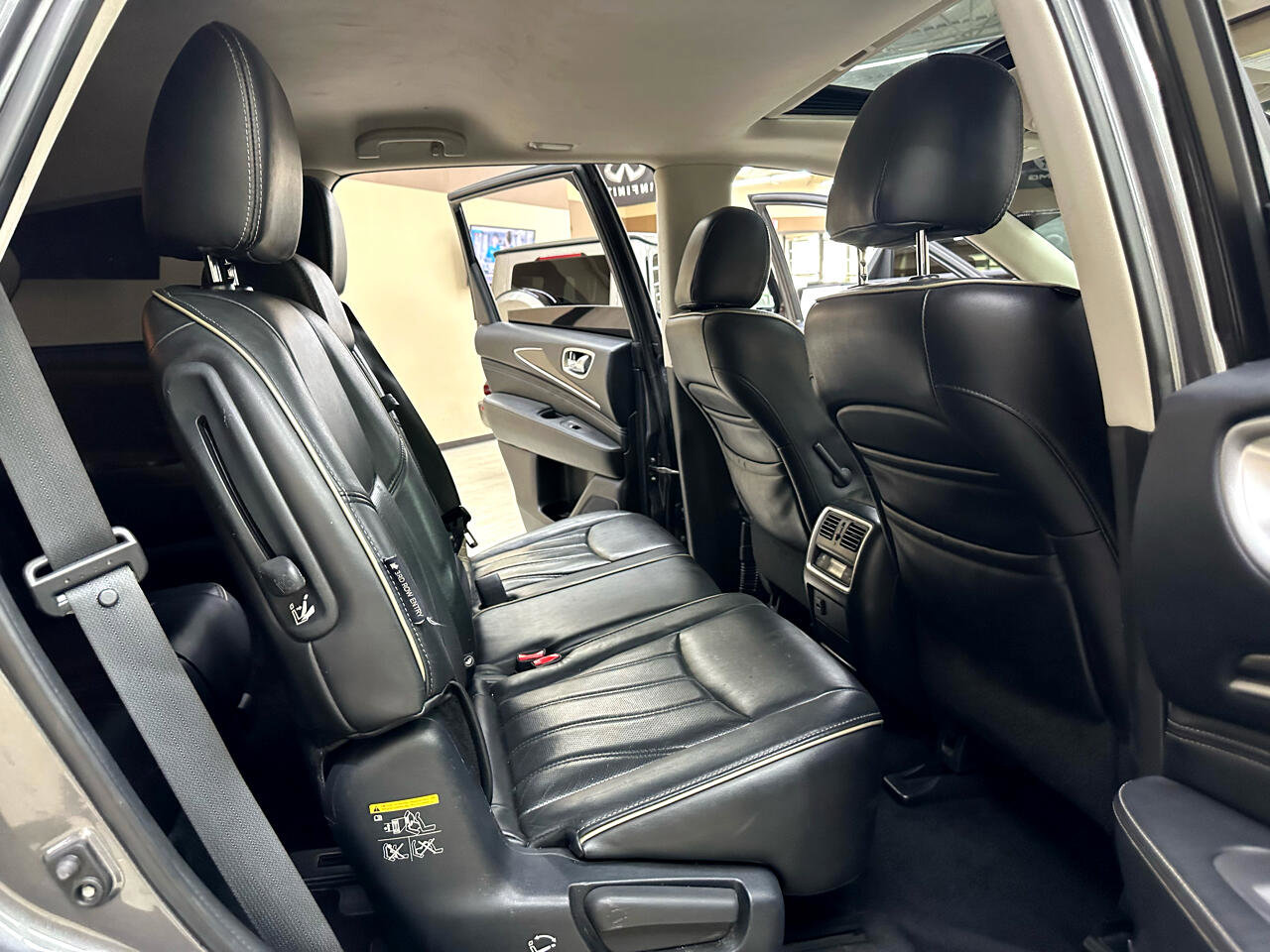 Used 2018 INFINITI QX60 Luxe image 37